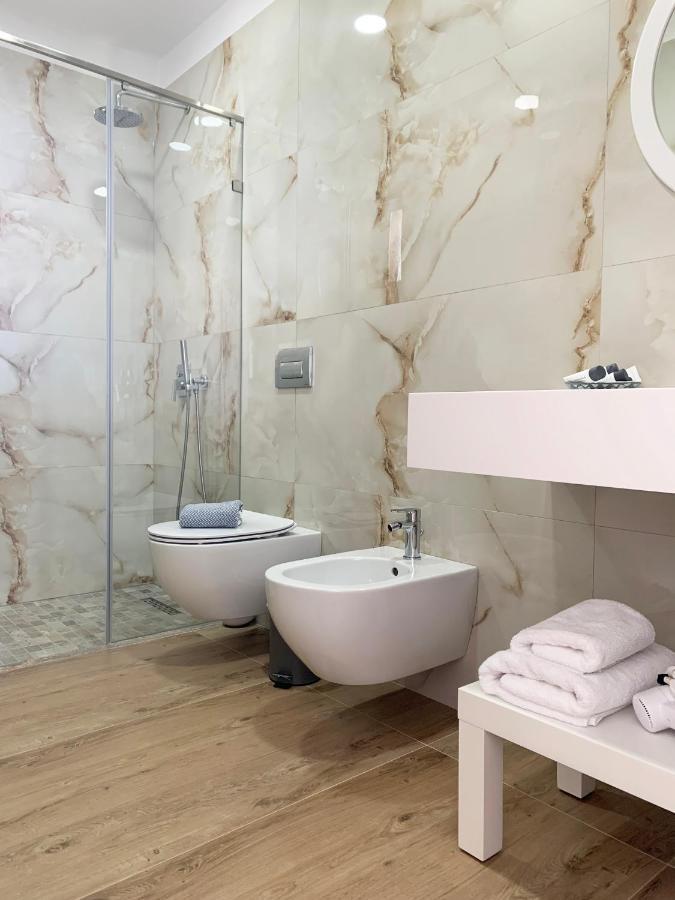 Vila 8 Hotel Himarë Eksteriør billede