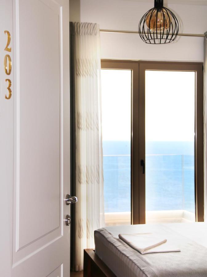 Vila 8 Hotel Himarë Eksteriør billede
