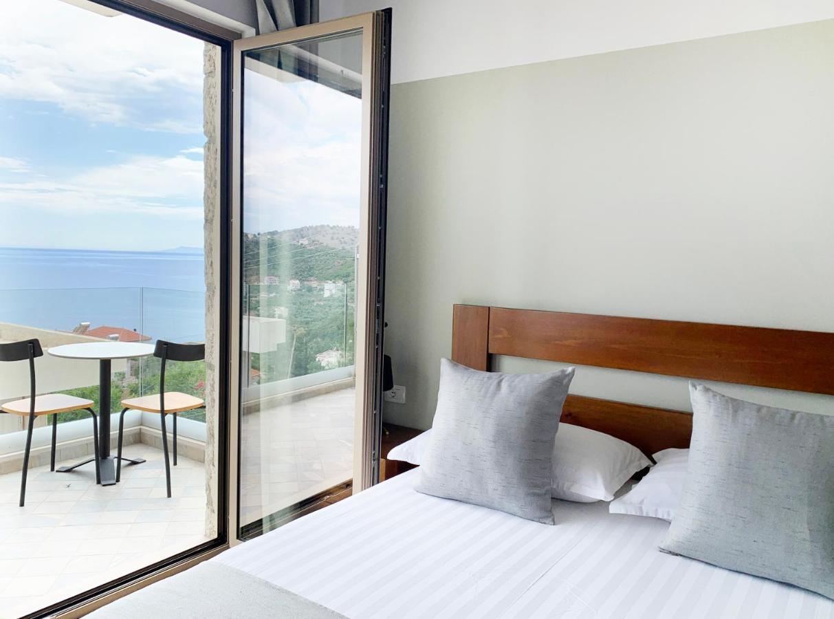 Vila 8 Hotel Himarë Eksteriør billede