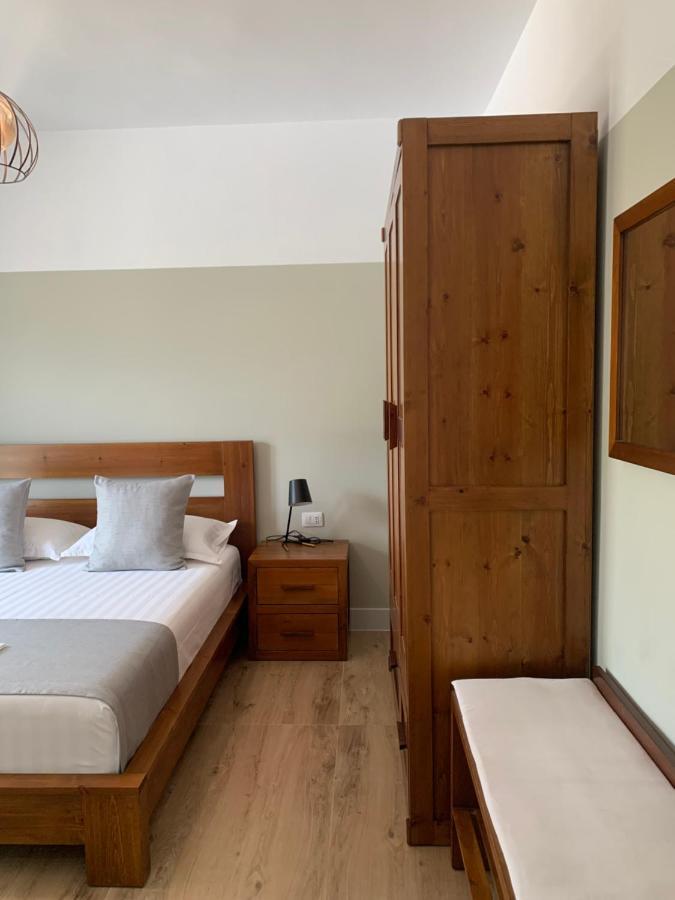 Vila 8 Hotel Himarë Eksteriør billede